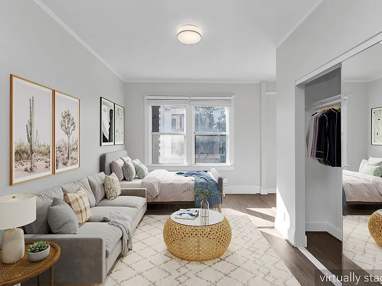 1030 Larkin — Photo 11
