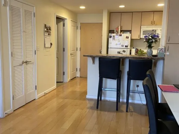 111 N 9th St Unit 303, Philadelphia, PA 19107