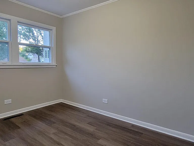 1406 Manchester Rd — Photo 5