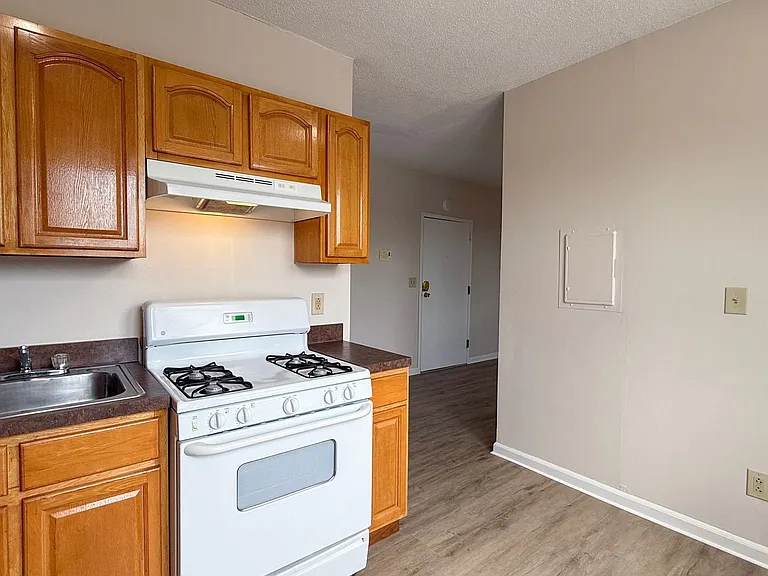 26 Congress St / Luca Investments LLC — Photo 23