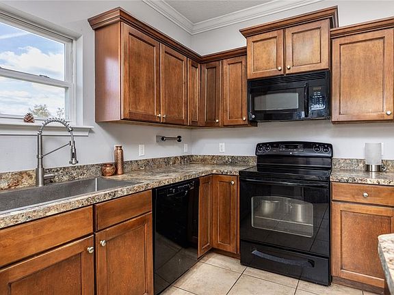 5th image of 25558 NW 8th Rd