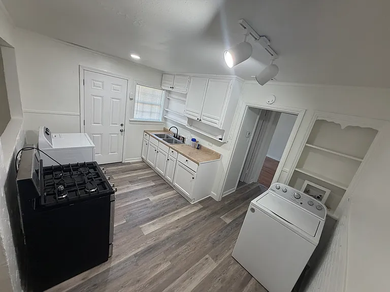 1520 Glen Ave — Photo 5