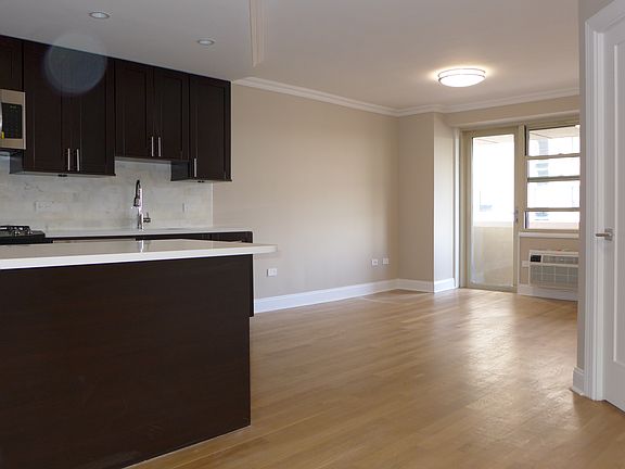 3rd image of 80 N Moore St APT 33F