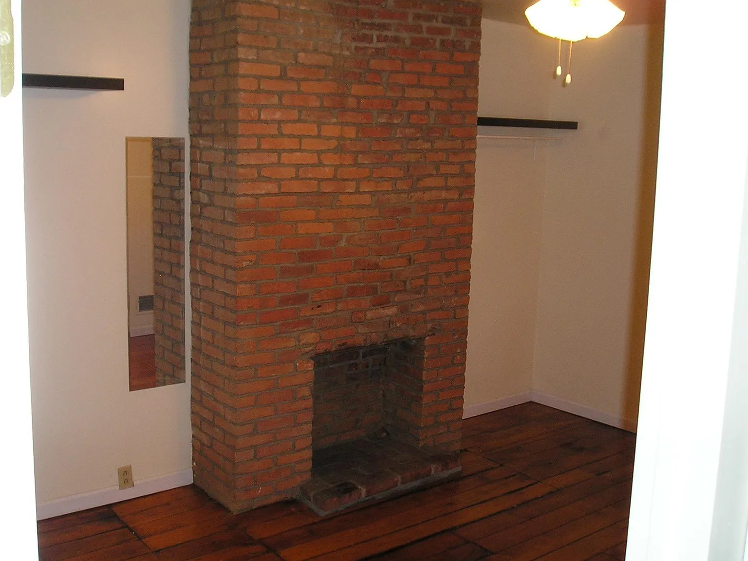 2 bed, 1.5 bath, 800 sqft, $1,400 — Photo 3