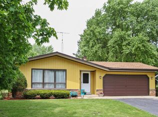 424 E Hartwell St, Elkhorn, WI 53121