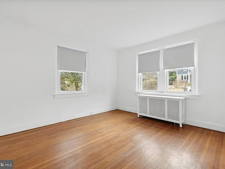 232 Forrest Ave — Photo 40