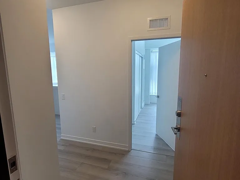 1787 Saint Clair Ave W #1013 — Photo 17