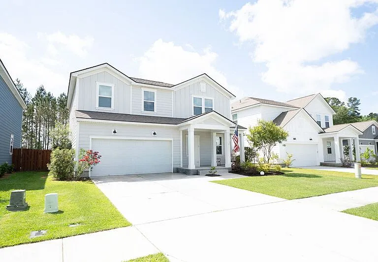 920 Longleaf Dr — Photo 3