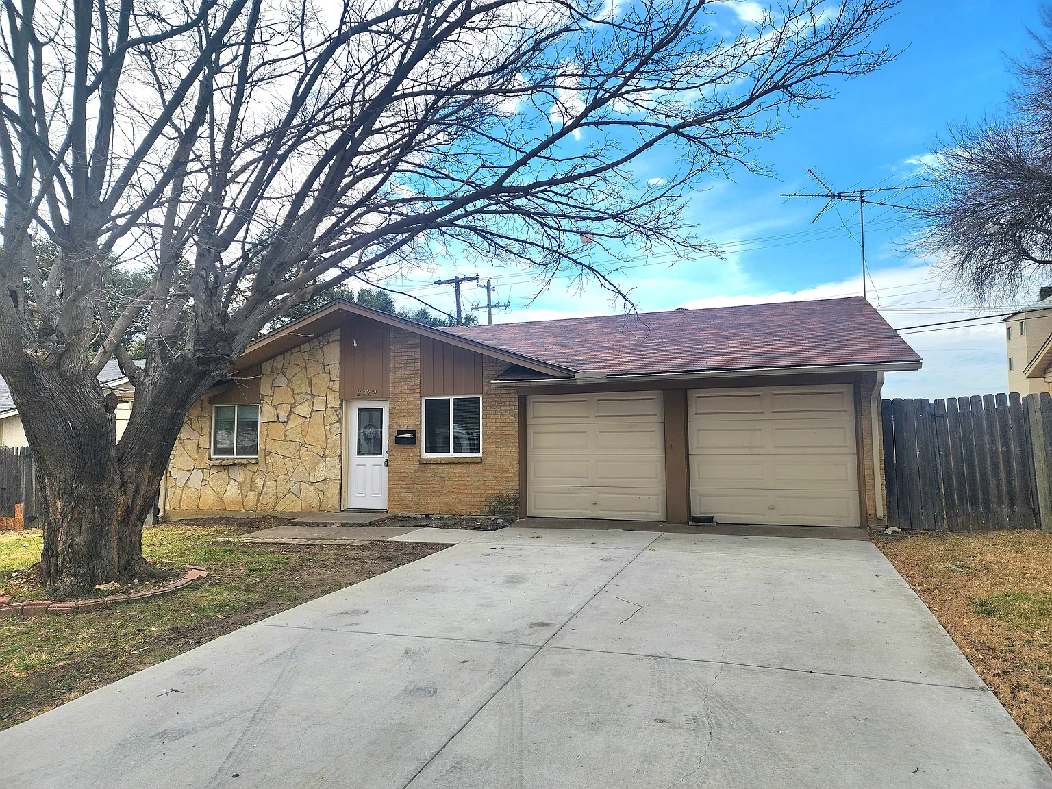 4 bed, 1426 sqft, $2,450 — Photo 1