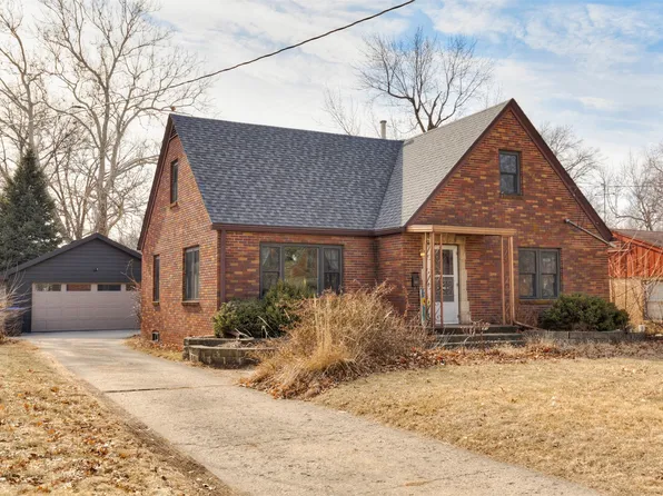 4940 Holcomb Ave, Des Moines, IA 50310