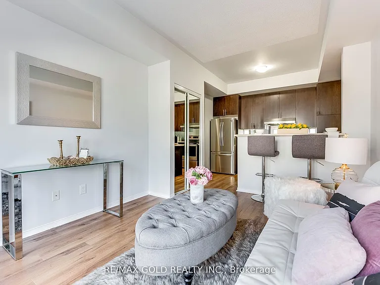 60 Fairwood Cir #88 — Photo 4