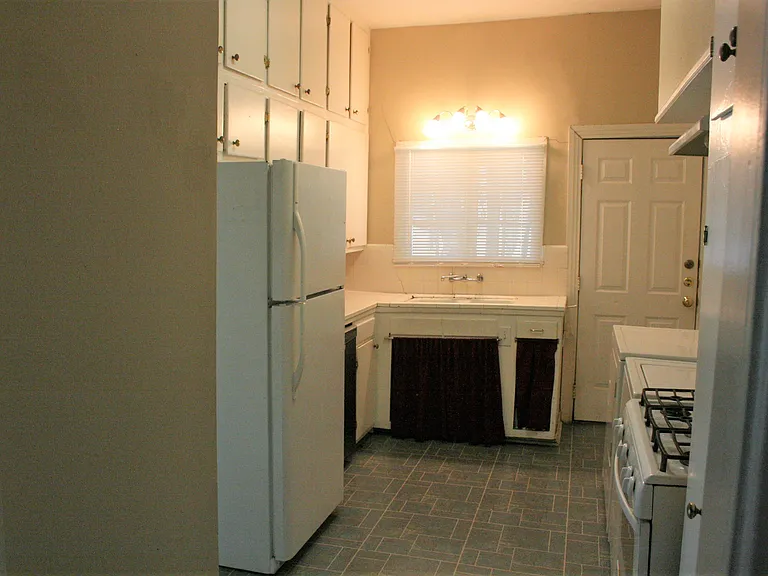 502 Pearl St #1 — Photo 6