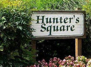 2318 Hunters Square Ct, Reston, VA 20191