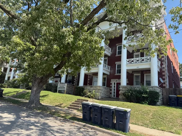 3829 Central St #2N, Kansas City, MO 64111