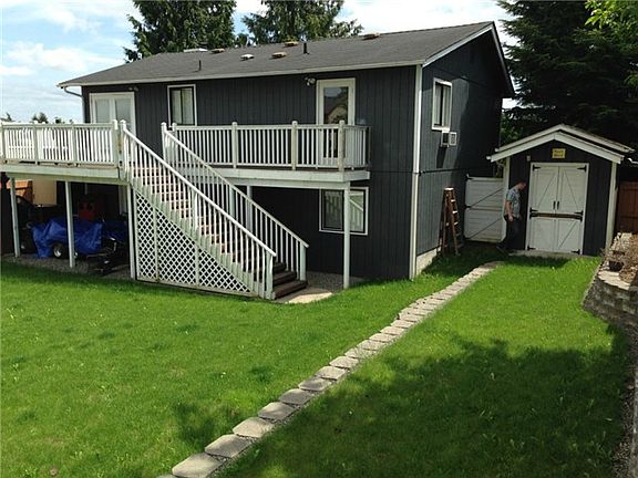 2nd image of 1013 Norpoint Way NE