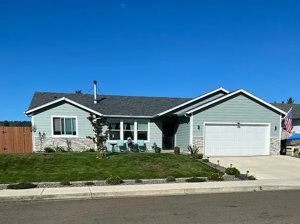 111 Streamside Ln, Winston, OR 97496