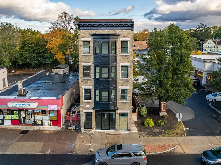 1260 Main St #204 — Photo 33