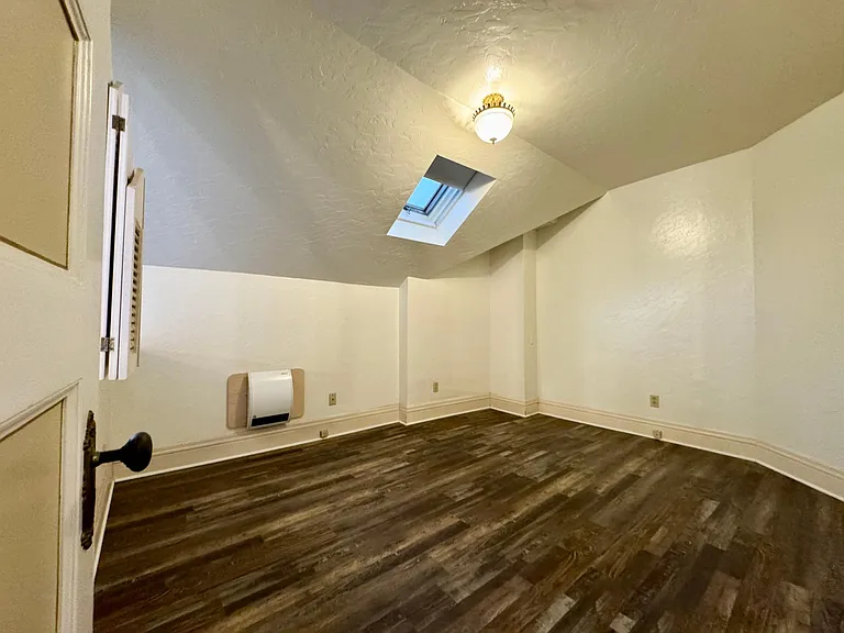 1 W Highland Dr #12 — Photo 9