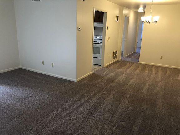 2nd image of 1612 Pickett St #9