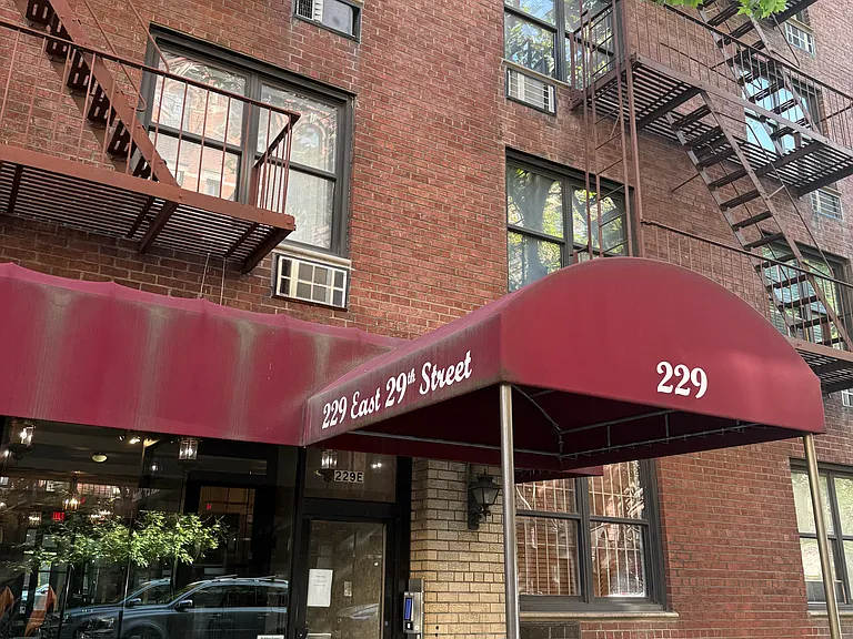 229 E 29th St #5C — Photo 7
