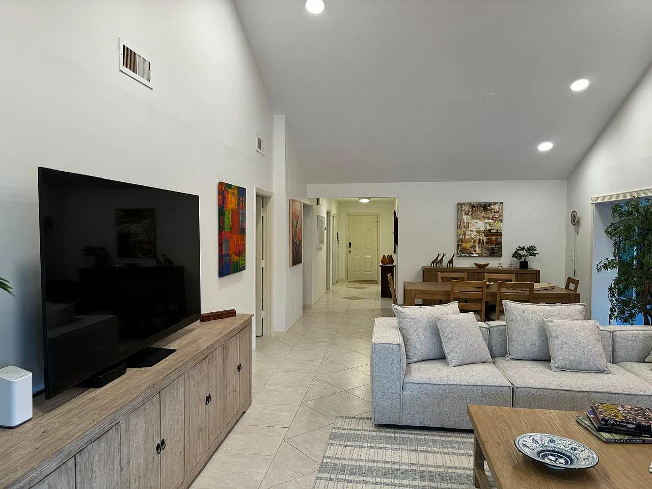 2 bed, 2.0 bath, 1520 sqft, $4,000 — Photo 3