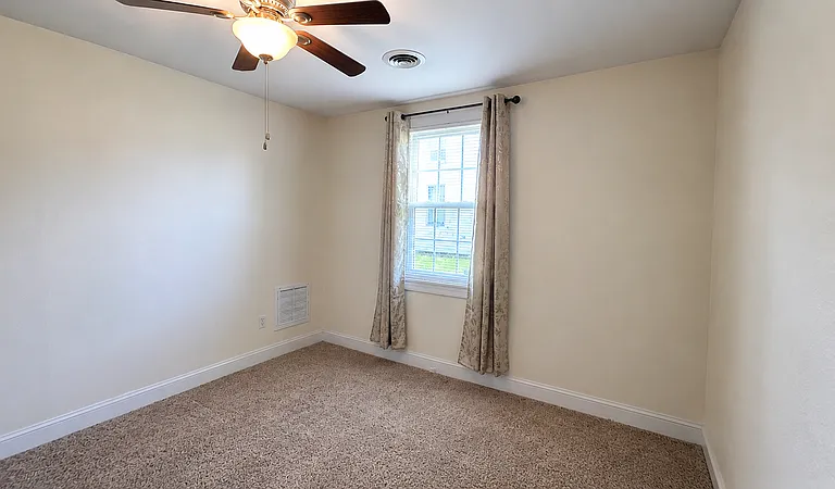 3912 Victoria Blvd — Photo 9