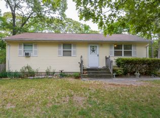 30 Horton Ave, Mattituck, NY 11952