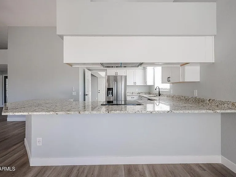 3951 E Waltann Ln — Photo 17