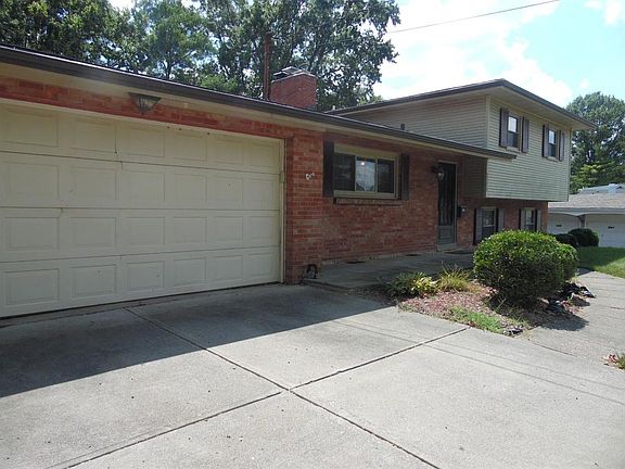 2nd image of 3223 Balsamridge Dr