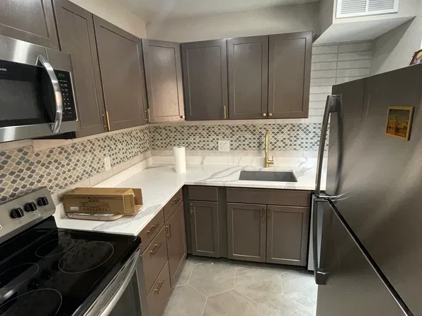 1064 Paper Mill Ct NW, Washington, DC 20007