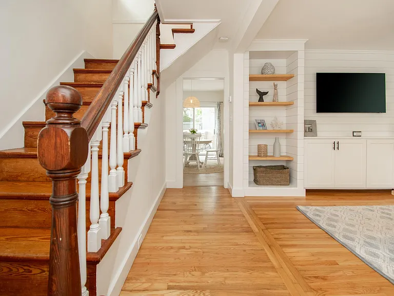 33 Slocum St — Photo 3