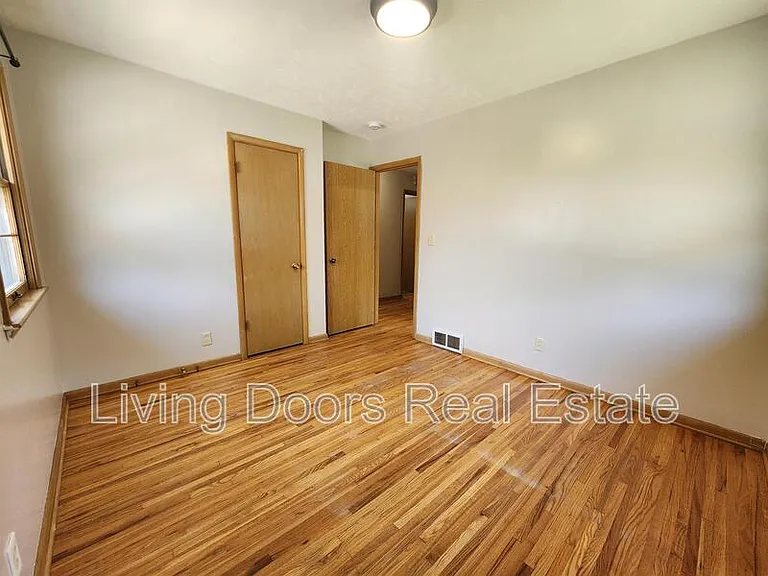 3910 N 12th St — Photo 8