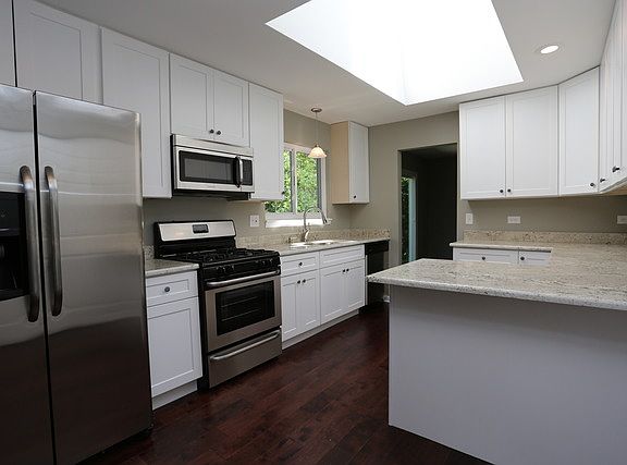 3rd image of 2703 Mitchell Dr