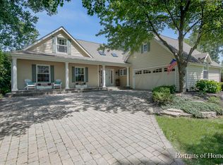 2065 Chatham Dr, Wheaton, IL 60189