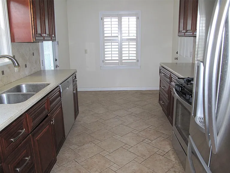 5125 Locust St — Photo 6