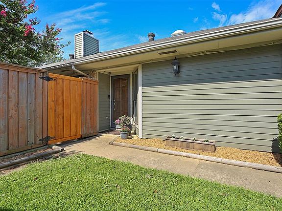 3rd image of 2128 Avignon Dr