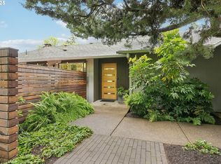 9880 SW Vista Pl, Portland, OR 97225