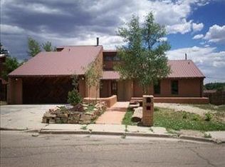 711 Lori Ln, Las Vegas, NM 87701