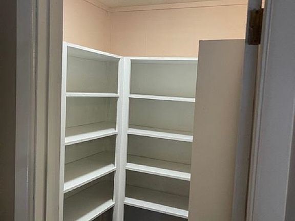 4th image of 500 Wade Ln