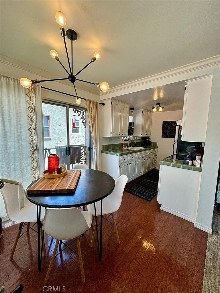 1 bed, 654 sqft, $2,100 — Photo 4