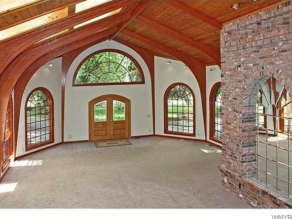 4th image of 7132 Taylor Rd