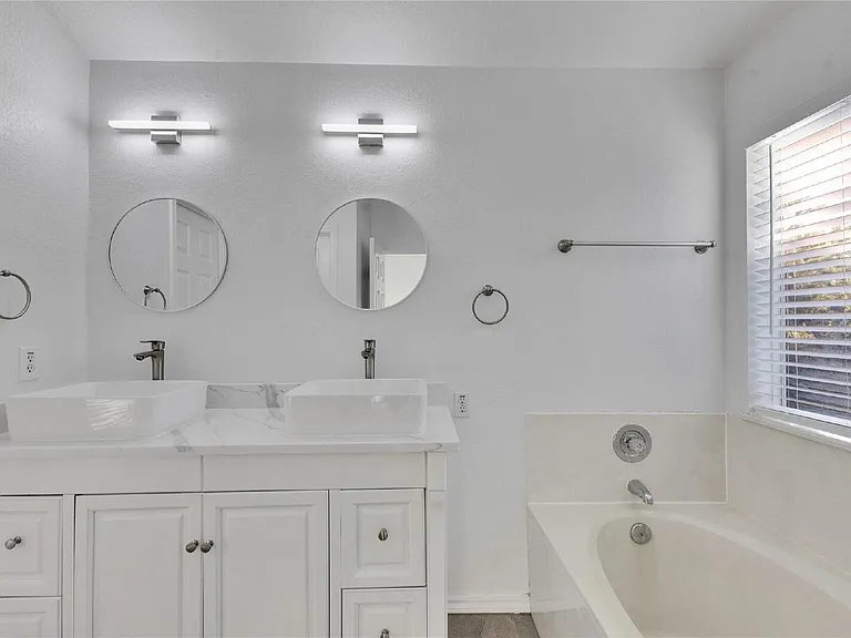 2607 Claudia Dr — Photo 13