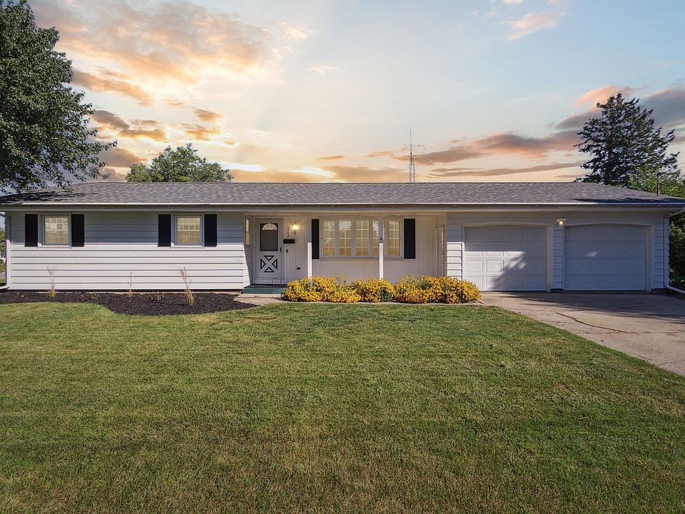 1st image of 2403 Hyacinth Ave