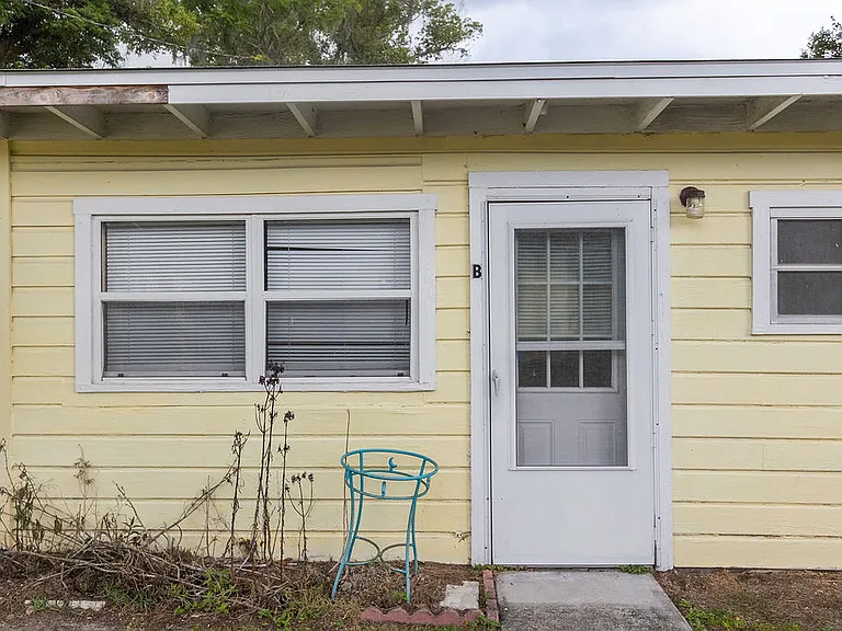 220 N Adelle Ave — Photo 3