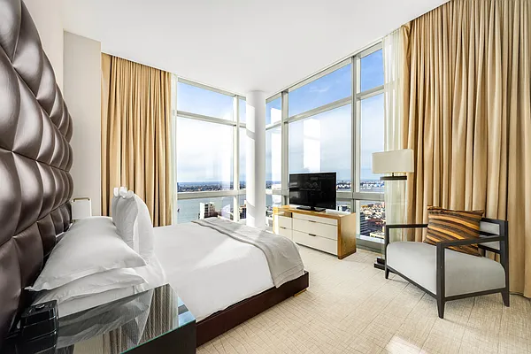 Sold by Compass | media 10