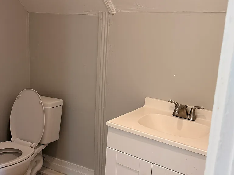 164 Maple St — Photo 10