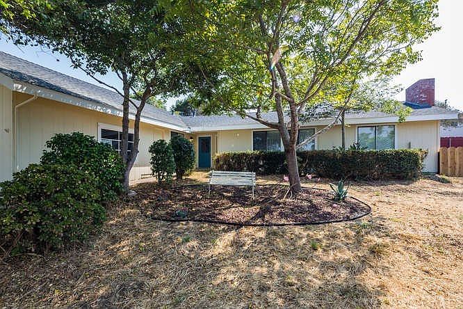 1st image of 641 Lilac Dr