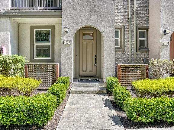 3rd image of 1425 Lavender Loop