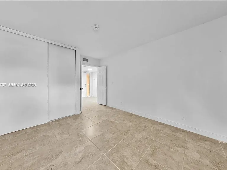 3814 Coral Tree Cir #3814 — Photo 11
