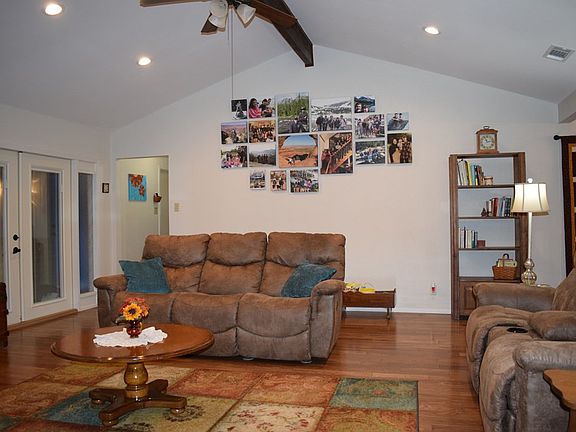 3rd image of 3117 Southland Blvd